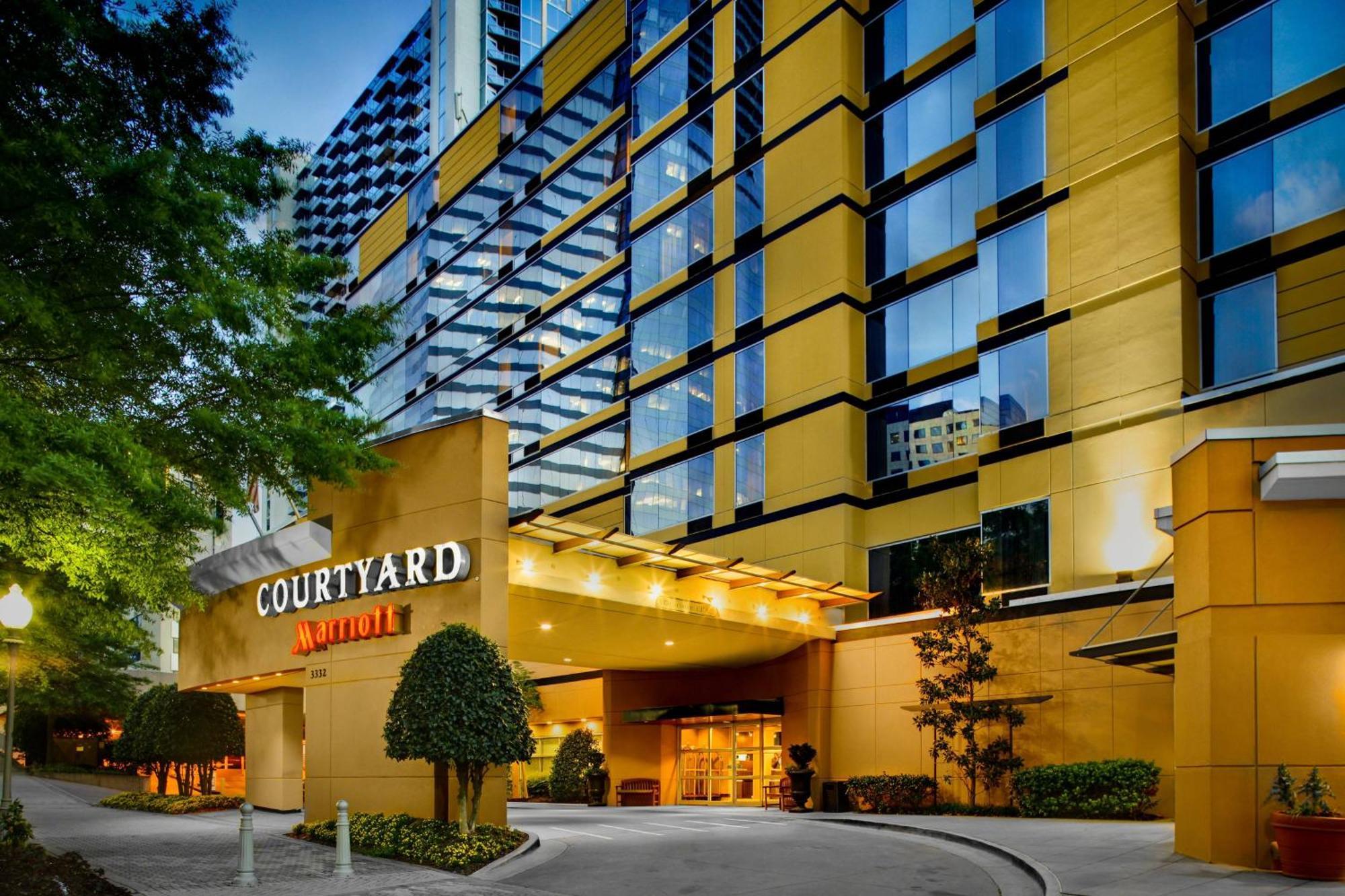 Courtyard By Marriott Atlanta Buckhead Hotel Exterior foto
